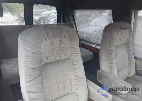 1998 Chevrolet Chevy Van G1500 из США, поврежденный, VIN 1GBFG15M9W1090991